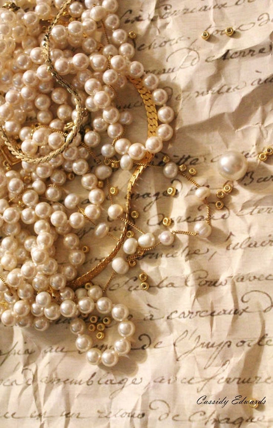 Who Should Wear Pearls-A Comprehensive Guide 